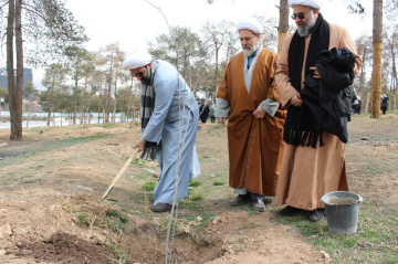 حضور مدیر حوزه علمیه استان تهران در مراسم روز درخت کاری و هفته منابع طبیعی