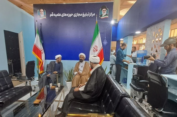 بازدید مدیر حوزه علمیه استان تهران از نمایشگاه رسانه های صوتی و تصویری فراگیر ایران