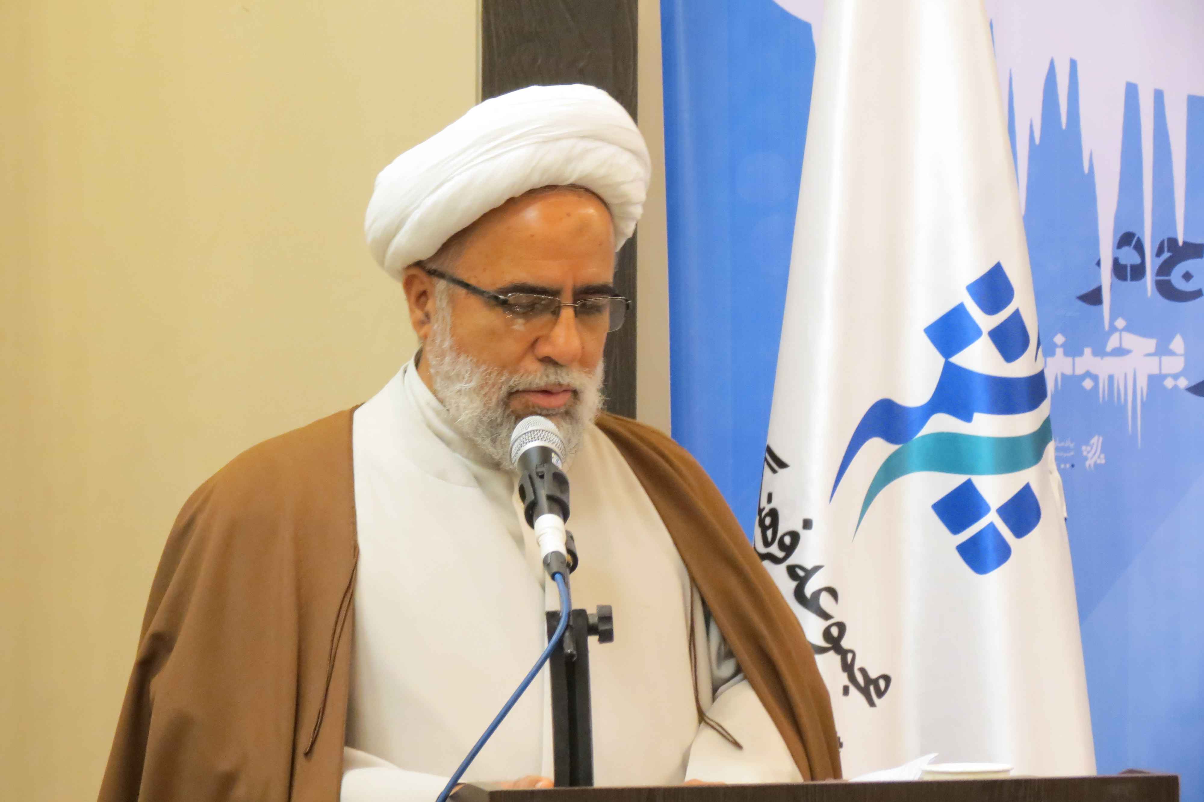 مدیر حوزه علمیه تهران: تخصص در رشته های مختلف علوم حوزوی و الهی لازمه موفقیت روحانیون است