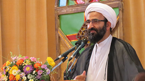 بازیابی هویت حوزه تهران به تلاش اساتید انقلابی نیاز دارد