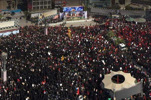 با حضور طلاب و روحانیون تهرانی برگزار شد - حضور ولی امر در کنار پیکر شهید