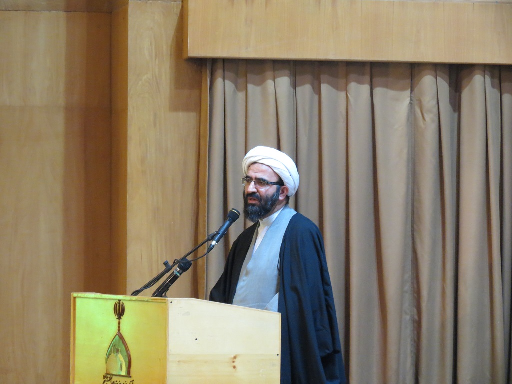 مدیر حوزه علمیه تهران در اختتامیه جشنواره علامه حلی: دین برای همه عرصه ها برنامه و راهکار دارد/ حوزه مسئول تولید علم برای حل معضلات جامعه است
