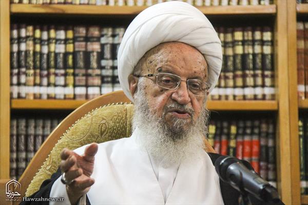آیت‌الله العظمی مکارم شیرازی: رئیس جمهور هنوز به شبکه‌های اجتماعی خارجی دل بسته است
