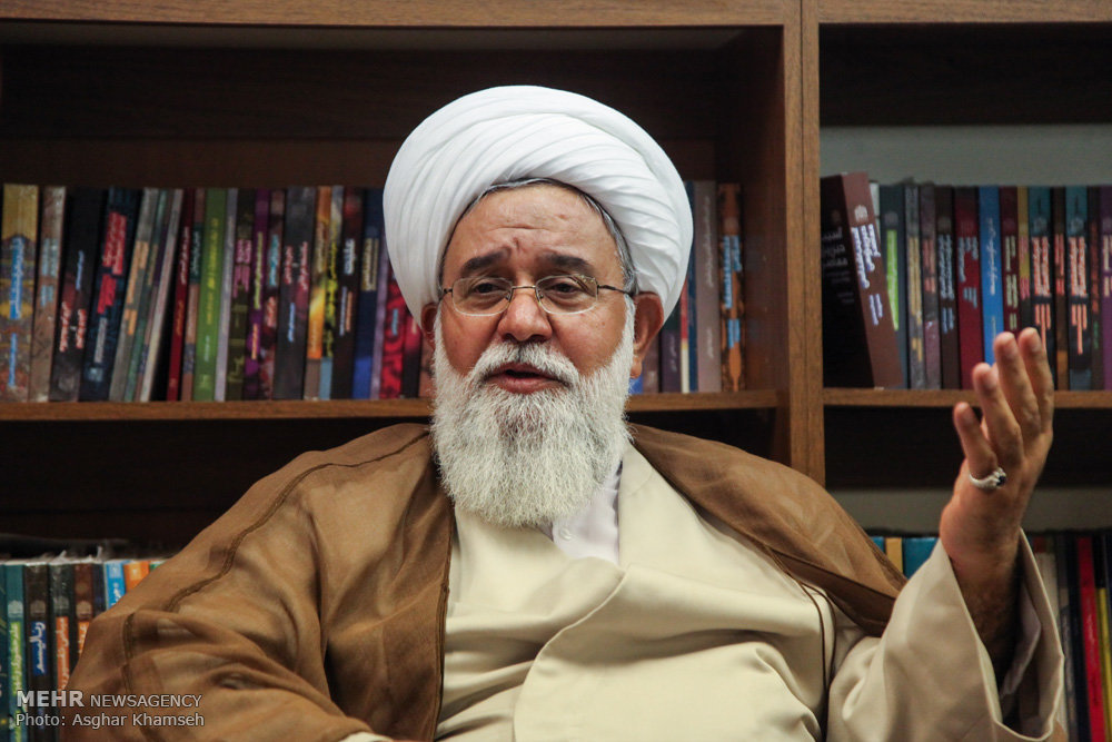 آیت الله رشاد: مصرف کالای خارجی خلاف قاعده نفی سبیل و موجب سلطه بیگانگان است