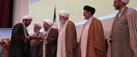 مدرسه علمیه امام خمینی (ره) تهران رتبه چهارم جشنواره علامه حلی (ره)