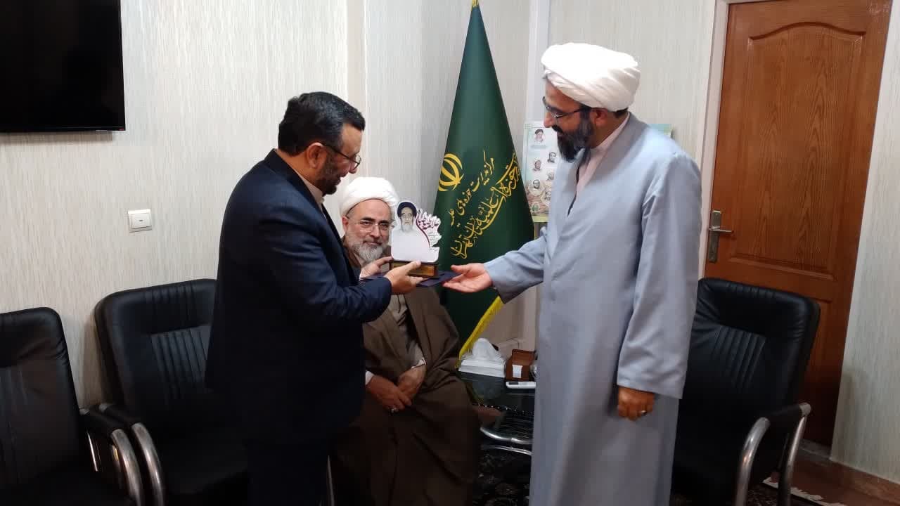  تقدیر دبیرخانه کنگره جهانی علامه طبابایی (ره) از مدیریت حوزه علمیه استان تهران