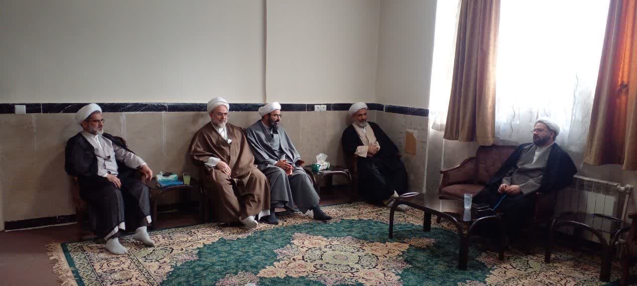  دیدار مدیر حوزه علمیه استان تهران از مدرسه علمیه حضرت بقیت الله عجل الله فرجه تهران