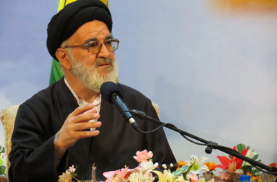 مدیر حوزه علمیه تهران: حضور طلاب در ورزشگاه ها نبرد فرهنگی است